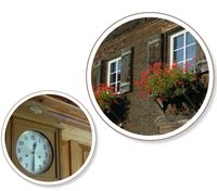 Fassade, alte Uhr